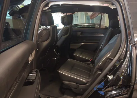 2026 Cadillac Vistiq Platinum z USA, uszkodzony, nr VIN 1GYC3RML5TZ711569